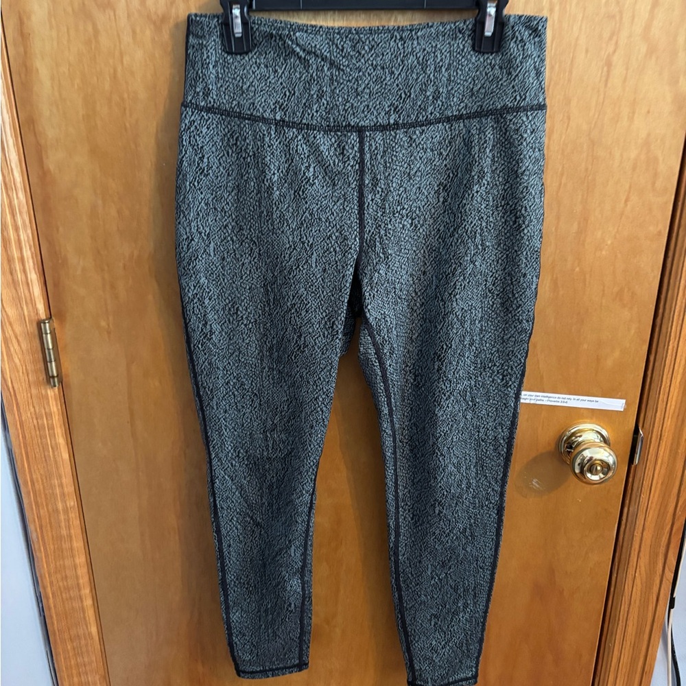 Danskin Black and Green Patterned Leggings